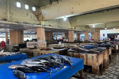 Gak Ditimbang, Tapi Ikan Segar di Pasar Ini Dijual Pakai Naluri Sang Pedagang