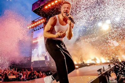 Imagine Dragons Tunda Tur karena Vokalis Cedera Lutut dan Pita Suara Berdarah