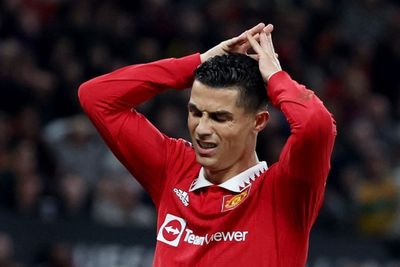 Perlakuan Ten Hag Gak Adil, Mending Lepas Aja Ronaldo di Januari