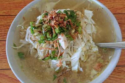 Soto Luber Tak Pernah Sepi, Semangkok Cuma 5 Ribu, Porsinya Sampai Tumpah-tumpah