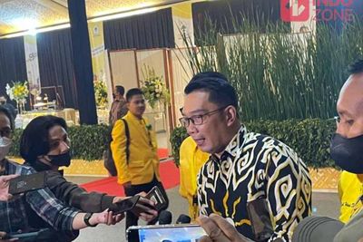 Ridwan Kamil Datang ke HUT Golkar Berbatik Kuning, Airlangga: Sinyal Kuat Gabung!