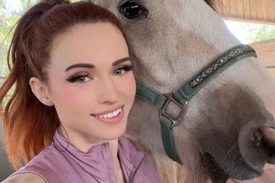 Amouranth, Streamer Terkenal Twitch Rehat Akibat Dilecehkan Suaminya Sendiri