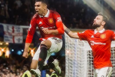 Selamatkan MU dari Kekalahan, Leher Casemiro Tuai Pujian Eriksen!
