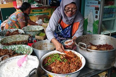 Gudeg Mbok Lindu Legenda Kuliner Yogyakarta, Ternyata Ini Rahasia Kenikmatannya