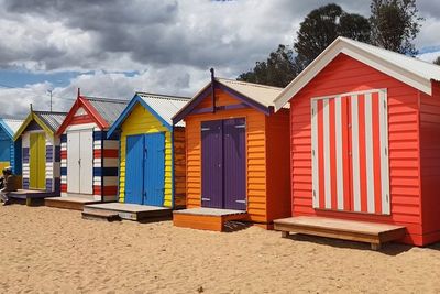 Brighton Bathing Box, Rumah Kayu Warna-warni di Tepi Pantai Australia Ternyata Toilet!