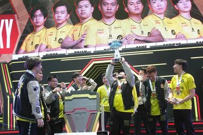 Menang 4-1 dari RRQ Hoshi, Onic Esports Juara MPL ID S10