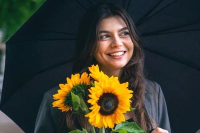 6 Tips Murah Jaga Kesehatan Kulit di Musim Hujan