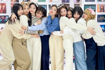 TWICE Buka Pameran Khusus & Toko Pop-Up untuk Merayakan Ulang Tahun yang ke-7 Tahun