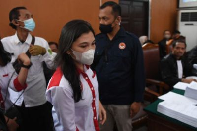 Vera Simanjuntak Menangis di Ruang Sidang Ceritakan Brigadir J: Abang Ada Masalah Dek