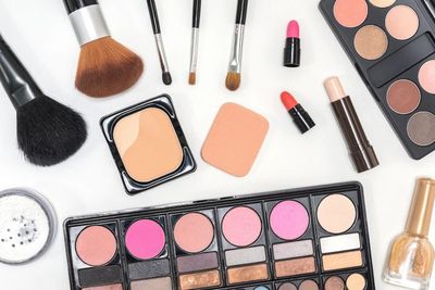 5 Produk Makeup Ini Bahaya Digunakan Jika Sudah Kadaluwarsa, Perhatikan!