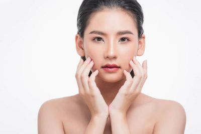 5 Alasan Skincare-an Sebelum Tidur, Ternyata Rahasia Kulit Glowing