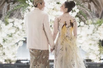Tampil Anggun di Hari Tunangan, Chelsea Islan Ungkap Makna Burung Cenderawasih di Kebaya