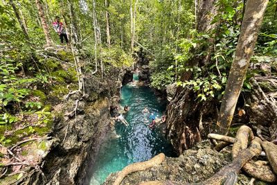 Goa Halo Tabung: Kubangan yang Jadi Spot Freedive Populer, Wajib Masuk Wishlist Liburan!