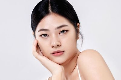 Jaga Kulitmu Tetap Terawat, Siasati dengan Hybrid Makeup!