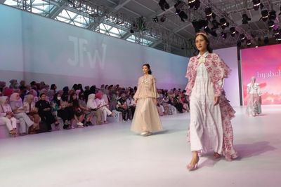 Mewahnya Fashion Show Woman in Rhythm di JFW 2023