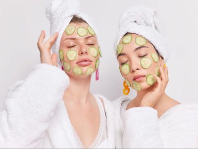 Gak Cuma Jadi Lalapan, Ini 5 Manfaat Masker Timun yang #KAMUHARUSTAHU!