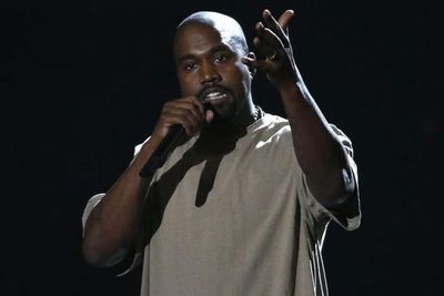 Sering Buat Kontroversi, Apple Tendang Playlist Kanye West dari Apple Music