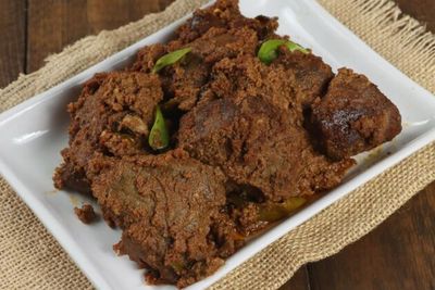 5 Masakan Padang Favorit, Kamu Tim Rendang atau Ayam Pop?