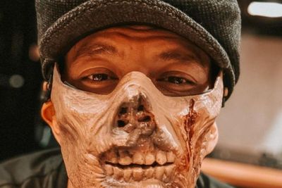 Intip Potret Ariel NOAH Pake Topeng Zombie Muka Ancur, Netizen Puji Tetap Ganteng