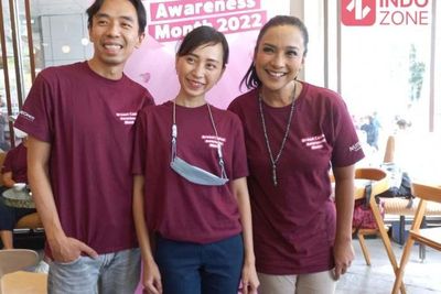 Rahasia Tampil Cantik dan Bugar ala Shahnaz Haque di Umur 50 Tahun