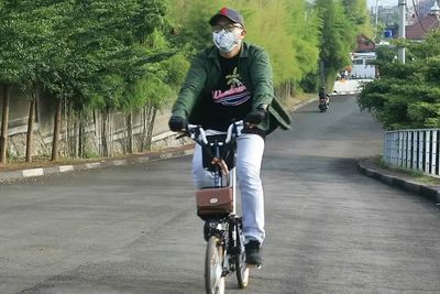 Gowes Anti Lelah, Arusik Ubah Sepeda Biasa Jadi Sepeda Listrik yang Kuat Lari 50 Km Jam