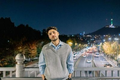Pakai Outfit bak Oppa Korea Selatan, Refal Hady Disebut Mirip Park Seo Joon versi Brewokan