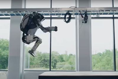 Lincah Banget Robotnya, Bisa Lari-larian hingga Parkour!