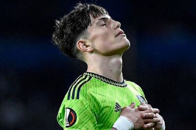 Fans Sejati! Cetak Gol Debut buat MU, Garnacho Tiru Selebrasi Tidur ala Cristiano Ronaldo