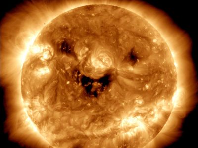Lubang Besar di Atmosfer Matahari: Apa Itu dan Bagaimana Dampaknya?