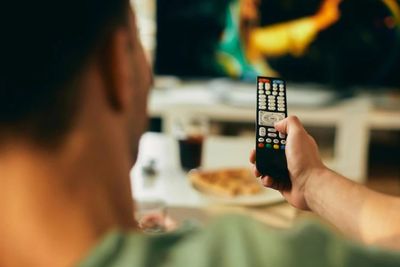 3 Perbedaan TV Analog dan TV Digital, Tak Harus Beli Baru!