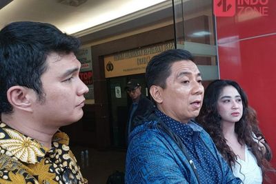 Aldi Taher Temani Dewi Perssik Datangi Polres Metro Jaksel, Balikan?