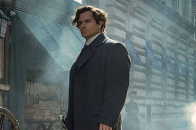 Enggak Tutup Kemungkinan Ada Spin-Off Sherlock Usai Enola Holmes 2 , Kata Henry Cavill