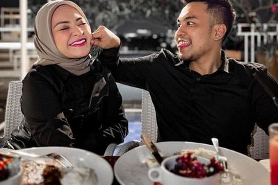 Oma Hetty Restui Hubungan Nathalie Holscher dengan Faris: Sah-sah Aja!