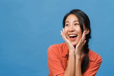 Membersihkan Wajah di Pagi Hari Ternyata Penting Loh, Ini Penjelasannya!