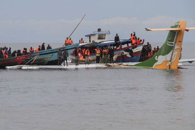Cuaca Badai, Pesawat Tanzania Jatuh ke Danau saat Mencoba Mendarat dan 19 Orang Tewas
