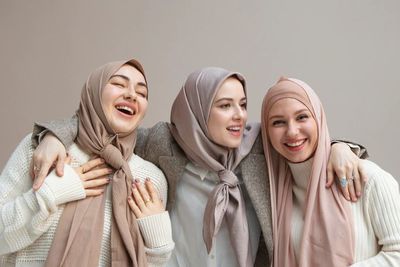 Ini Loh Tips Menjaga Rambut untuk Wanita Berhijab Biar Gak Lepek
