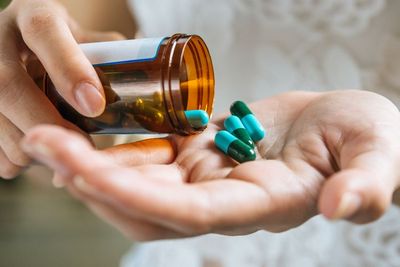 Kemenkes dan BPOM Kembangkan 16 Bahan Baku Obat di Dalam Negeri