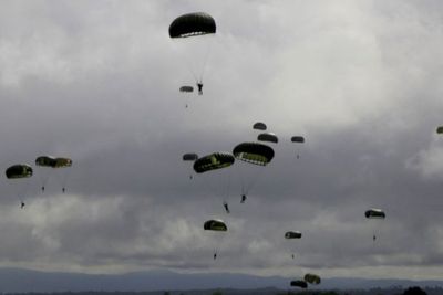 Viral Prajurit TNI Gagal Lepas Parasut dalam Latihan, Begini Faktanya