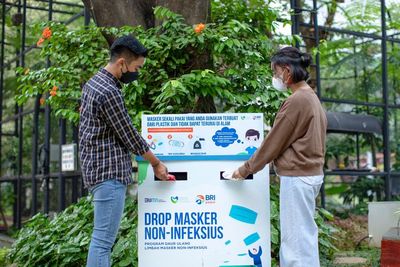Limbah Masker Butuh 300 Tahun untuk Terurai, BRI Peduli Mengubah Jadi Pot Tanaman