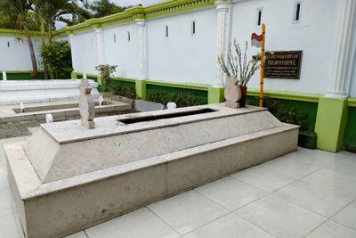 Melihat Rekam Jejak Bung Karno di Makam Mbah Wahab, Kisahnya Abadi di Jombang