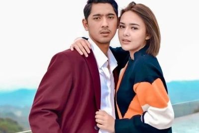 Arya Saloka Senyum-senyum Tatap Wajah Amanda Manopo: Ingat Anak Istri di Rumah Mas