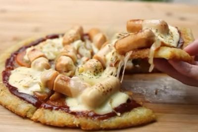Resep Pizza Kentang Sosis ala Chef Devina: Camilan Enak untuk Teman Santai Akhir Pekan
