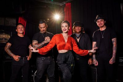 Vlaminora, Band Baru asal Bali yang Dibentuk JRX Bareng Istrinya Nora