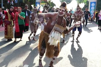 Suku Asmat Rela Jauh-jauh dari Papua ke Solo Demi Melestarikan Budaya, Aksinya Bikin Kagum