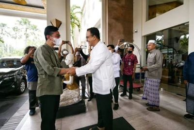 Sindiran Pedas PDIP ke Anies Baswedan yang Temui Gibran di Solo