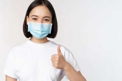 Apa itu Mask Acne? Ini Penjelasan Ahli Dermatologi dan Cara Mencegahnya!