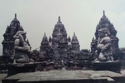 4 Mitos Candi Prambanan yang Dipercaya, Salah Satunya Jangan Pacaran di Sini!