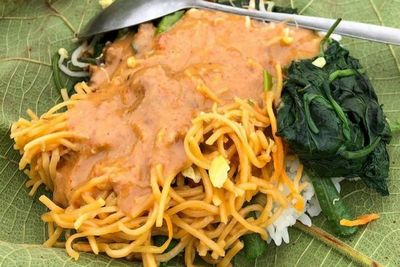 5 Fakta Pecel Daun Jati Blora yang Ajib Banget, Punya Ciri Khas Pada Bungkusnya!