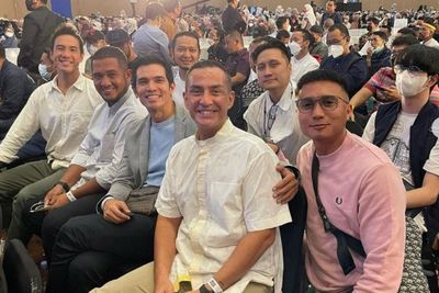 Potret Alim Daniel Mananta Ikuti Kajian Islam, Netizen Doakan Dapat Hidayah Jadi Mualaf