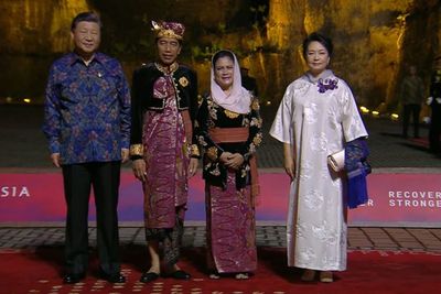 Batik dan Kain Tenun Jadi Cindera Mata KTT G20 yang Dibawa Kepala Negara, Ini Maknanya!